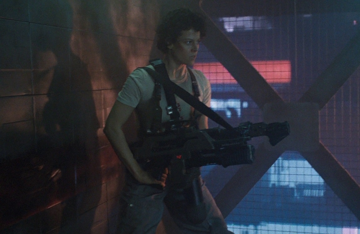 Ellen Ripley descents into the hive of the Atmosphere Processor