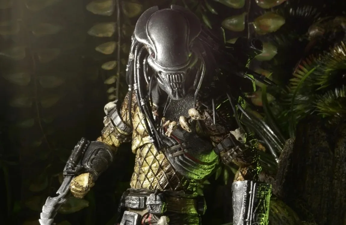 NECA Alien Head Predator figure