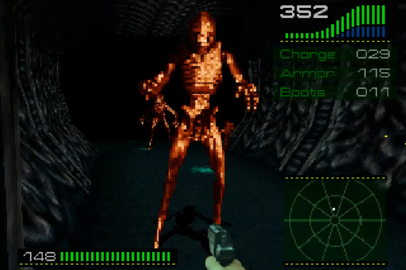 A Runner Xenomorph in a dark corridor in Alien Trilogy