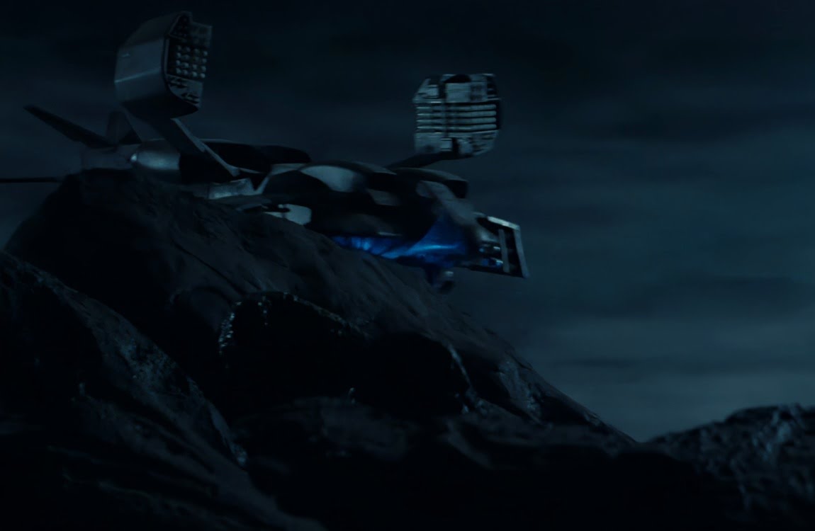 The dropship crashes on LV-426