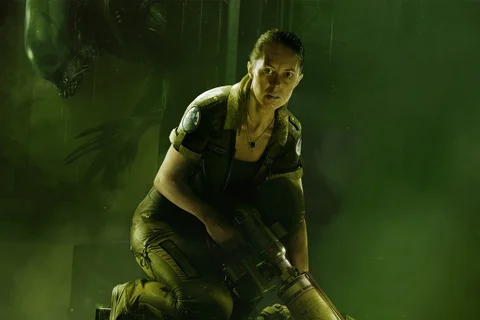 Amanda Ripley hiding from a Xenomorph
