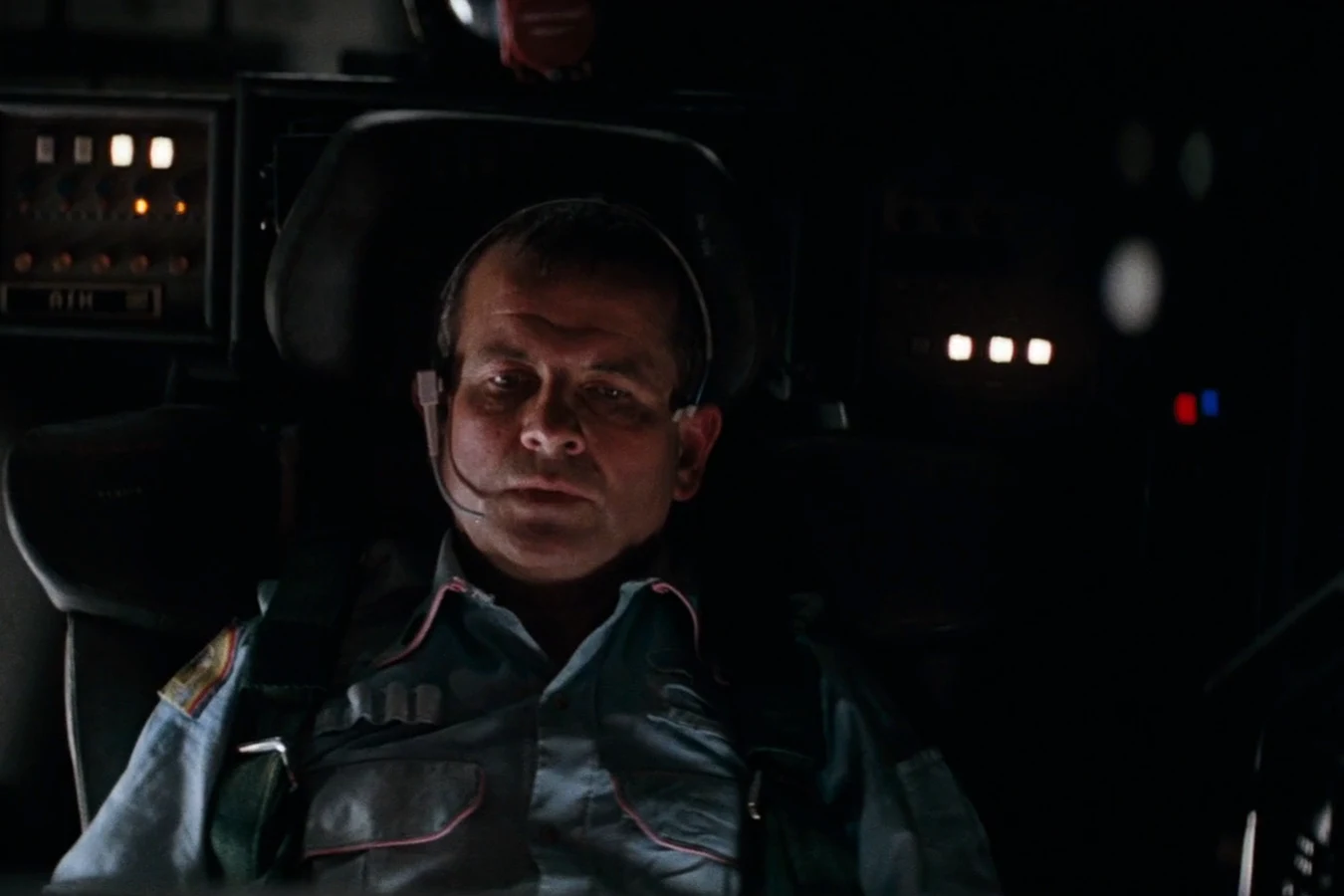 Ash in a headset on the Nostromo during the landing on LV-426