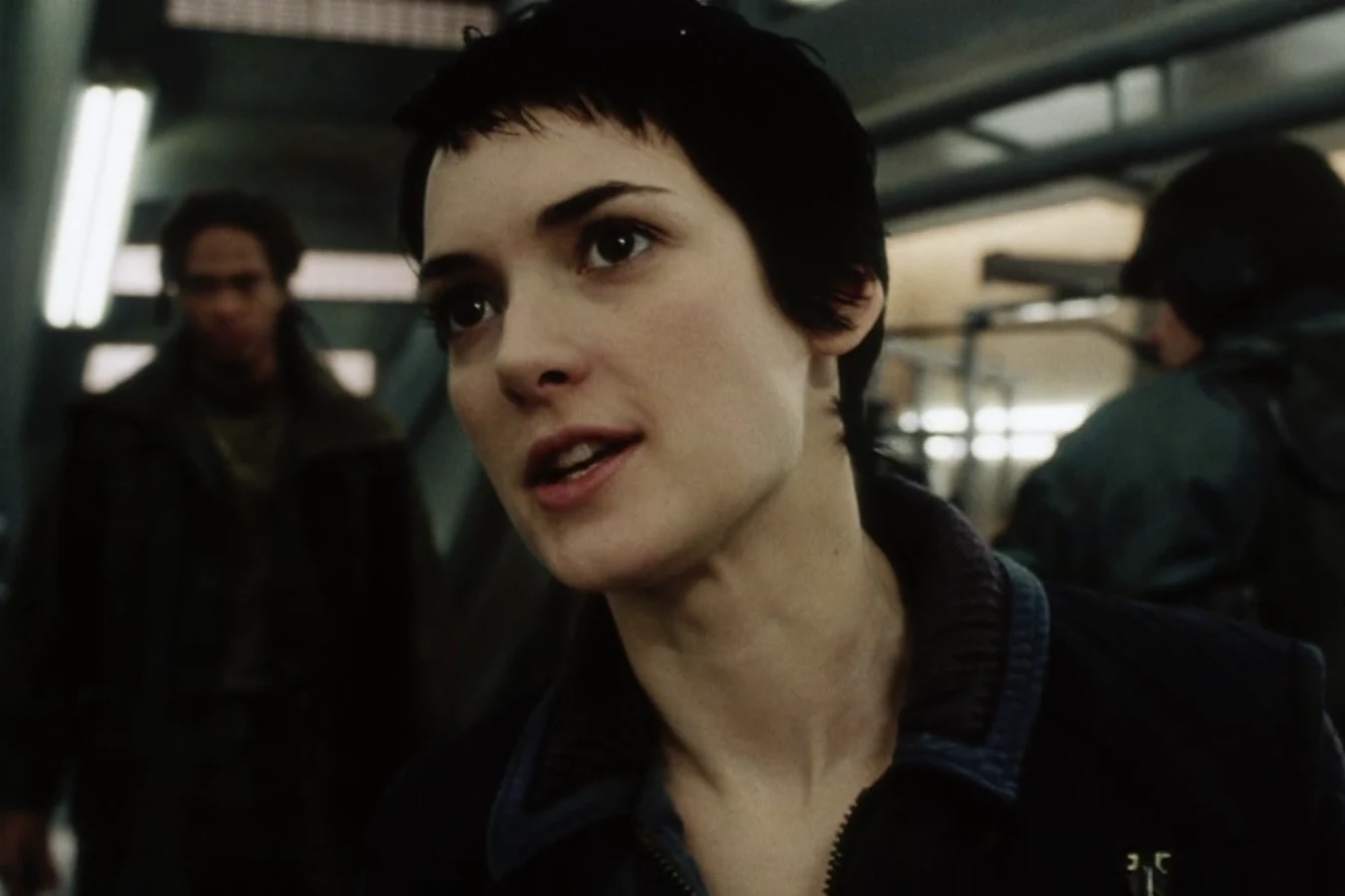Annalee Call in the Auriga mess hall in Alien: Resurrection