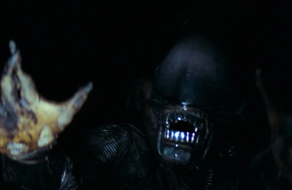 The Big Chap Xenomorph capturing Dallas in the vents