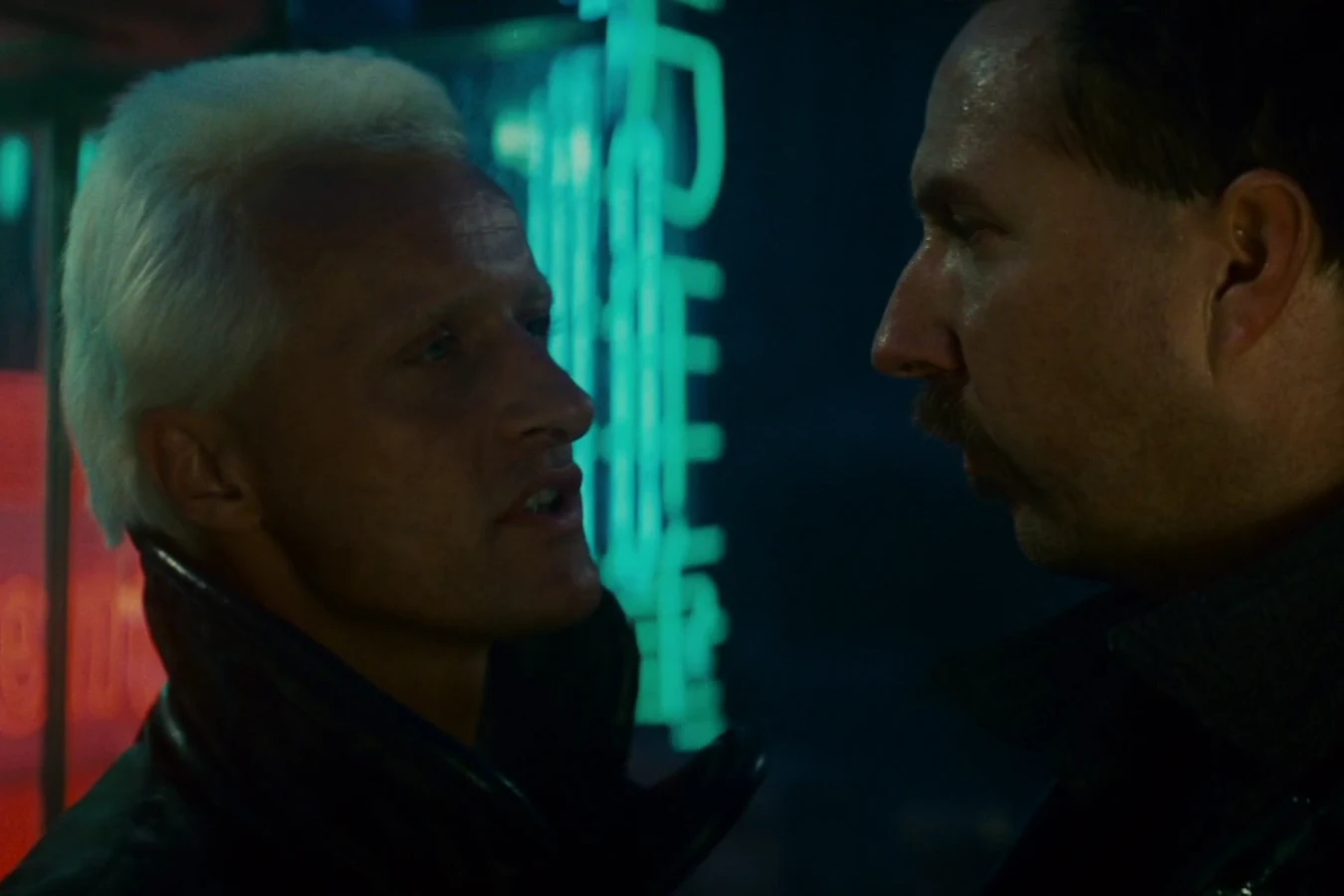 Roy Batty and Leon Kowalski meeting in the street after the hotel search in Blade Runner