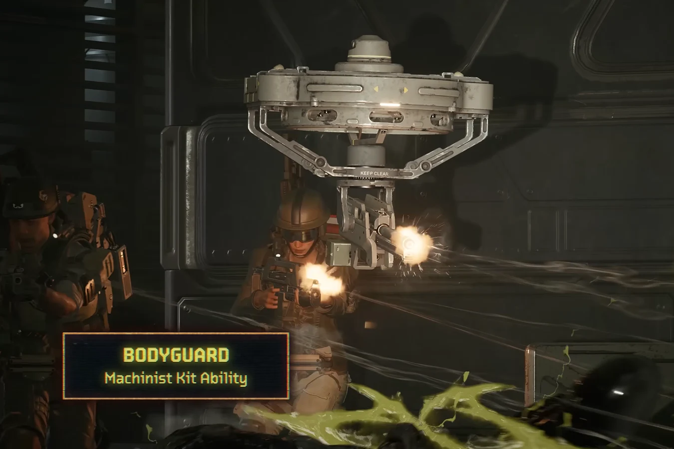 Machinist Bodyguard Drone covering Colonial Marines in a corridor in Aliens Fireteam Elite 2