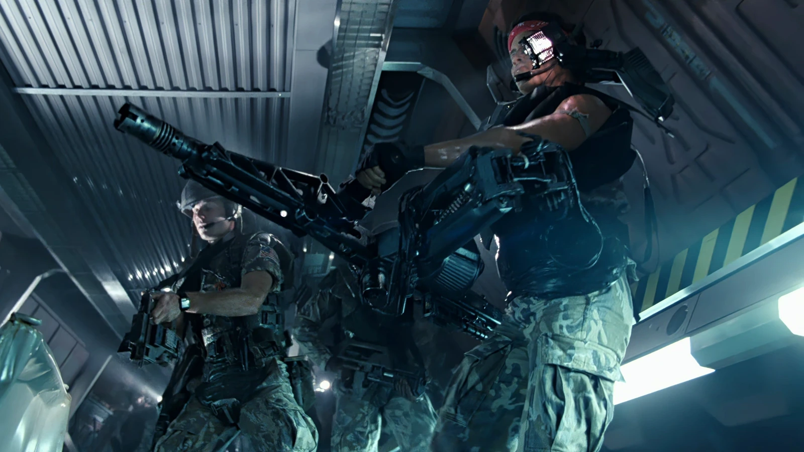Colonial Marines in M3 armor with M10 helmets and TNR shoulder lamps