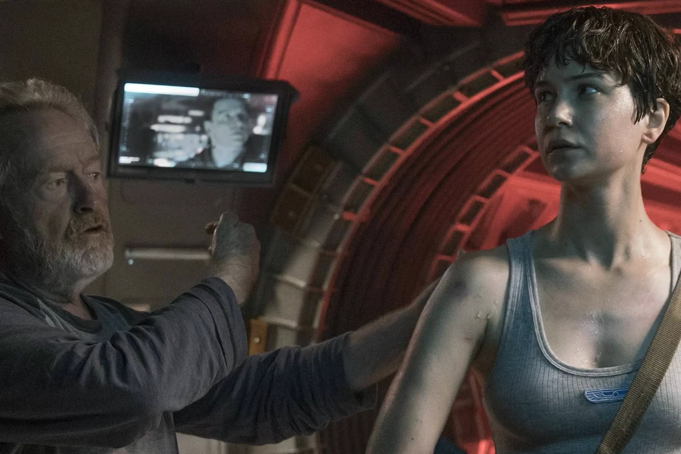 Ridley Scott directing Katherine Waterston as Daniels in the Covenant terraforming bay