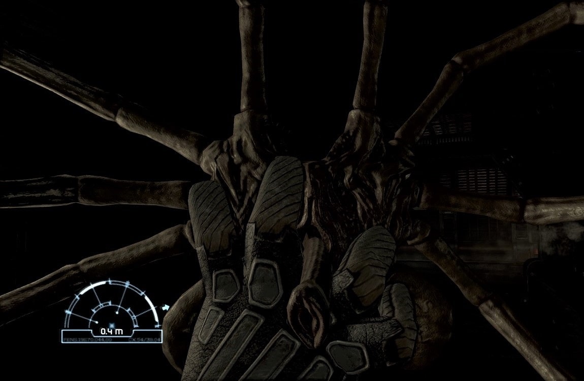 A facehugger attacking a player in Aliens vs. Predator 2010