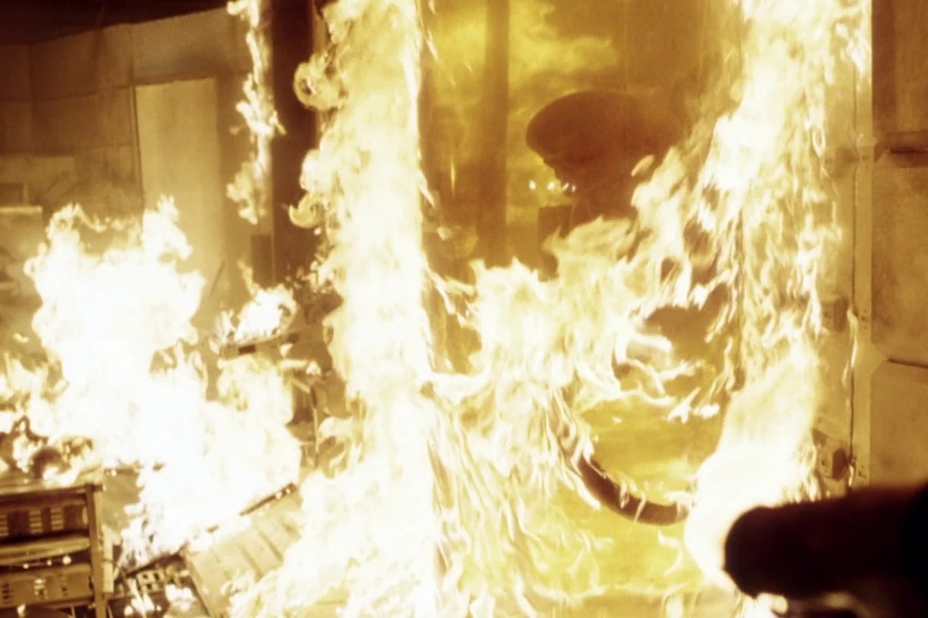 Ripley 8 burning the failed clone lab aboard the USM Auriga