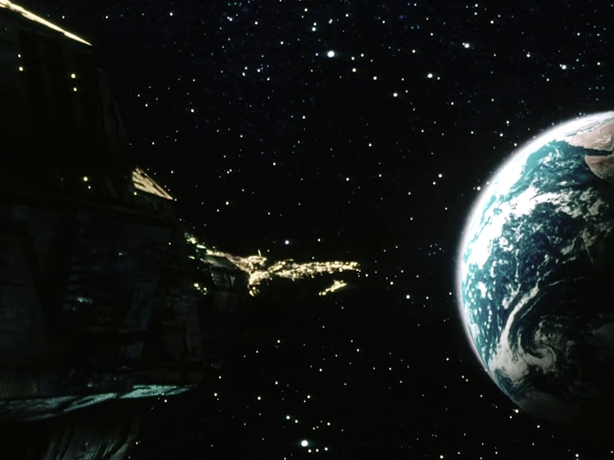 The USM Auriga approaching Earth