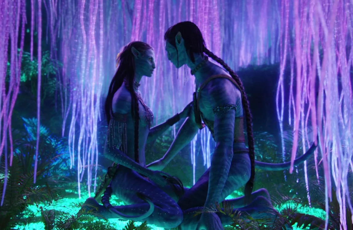 Neytiri and Jake Sully forming a Na'vi pair bond