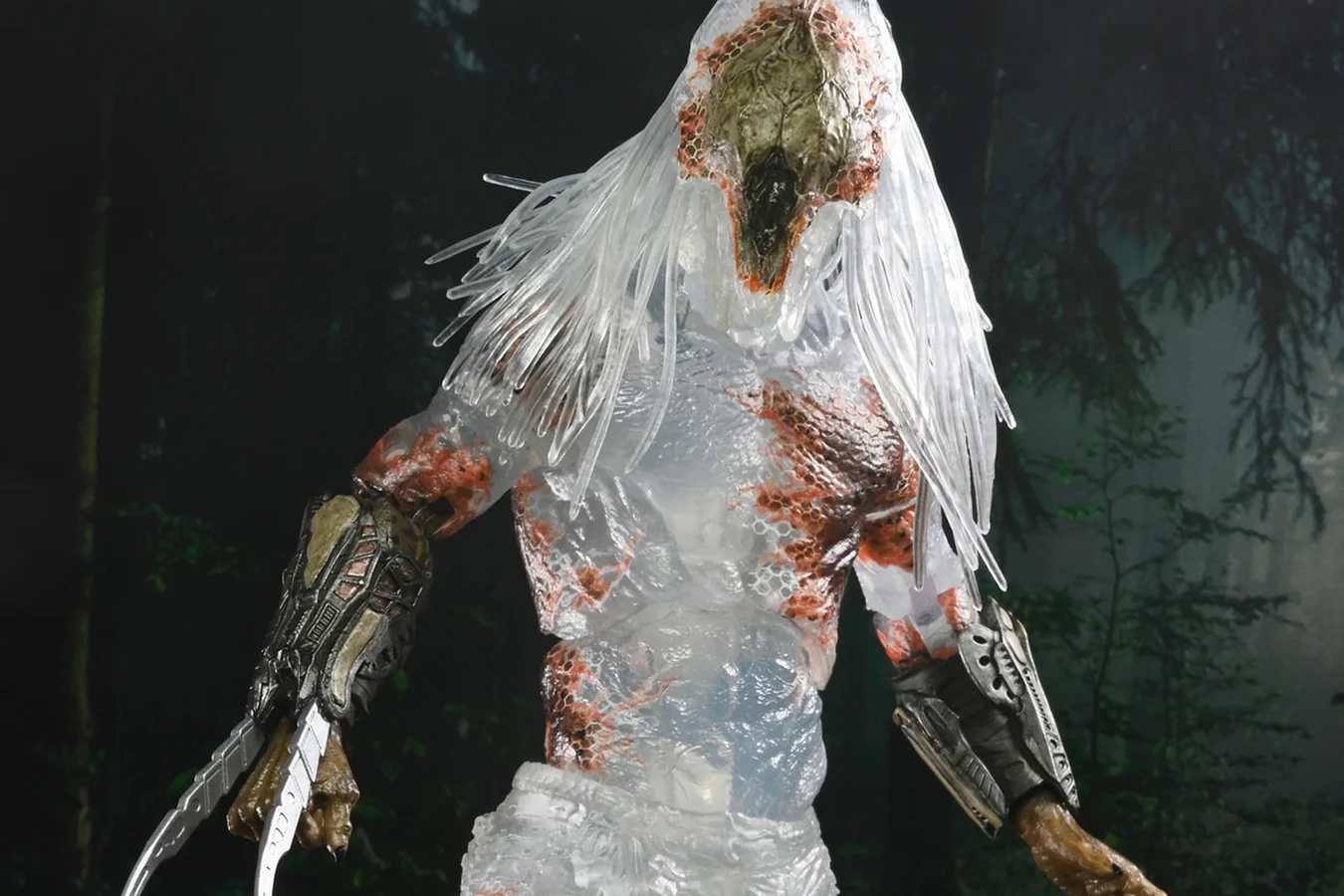 The Feral Predator reveals himself from cloak in Prey