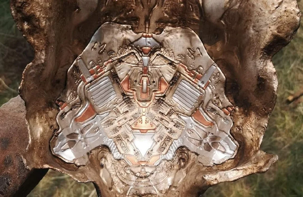 The insides of the bio-mask of the Feral Predator
