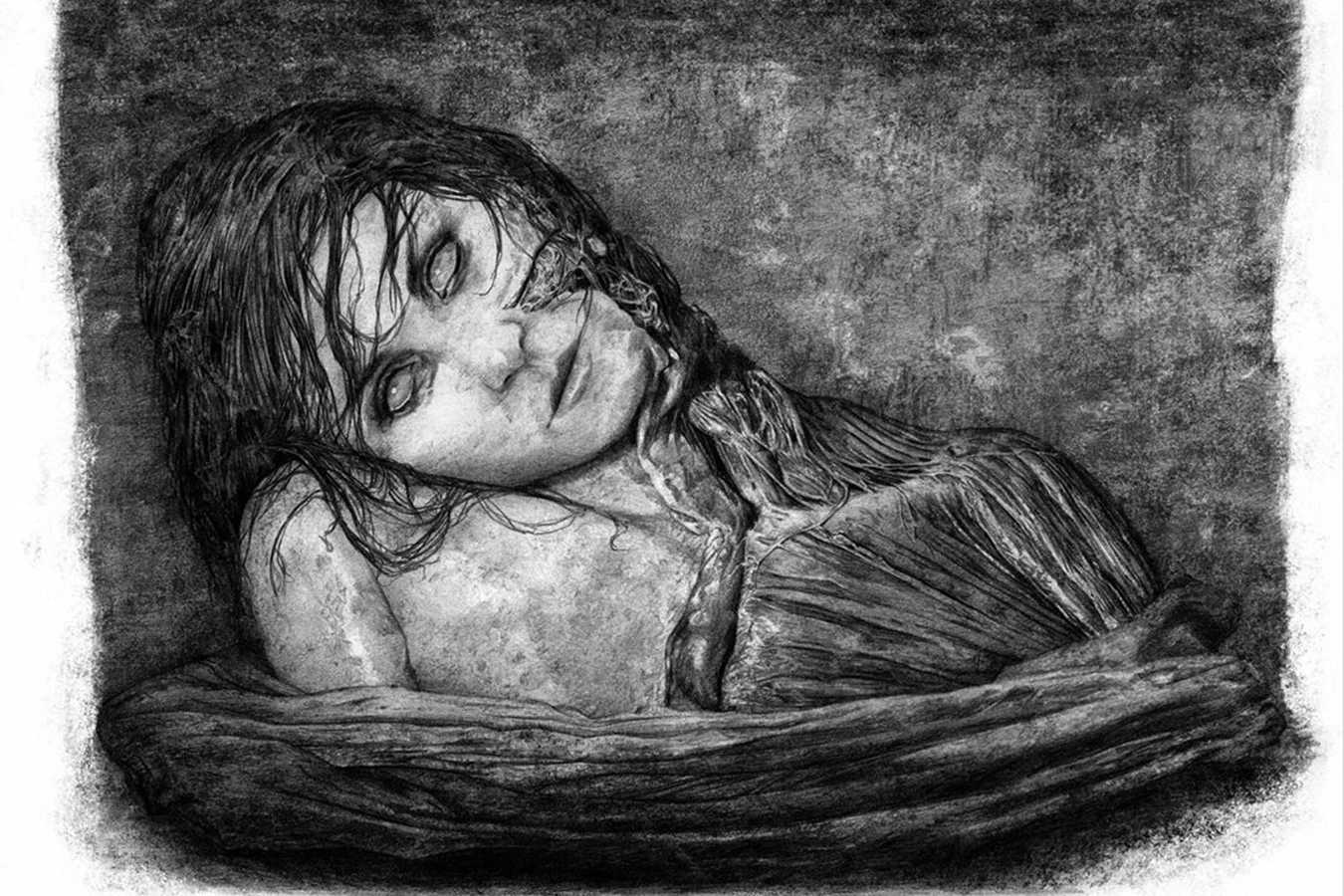 Elizabeth Shaw resting under a cloth in a David's Drawings plate