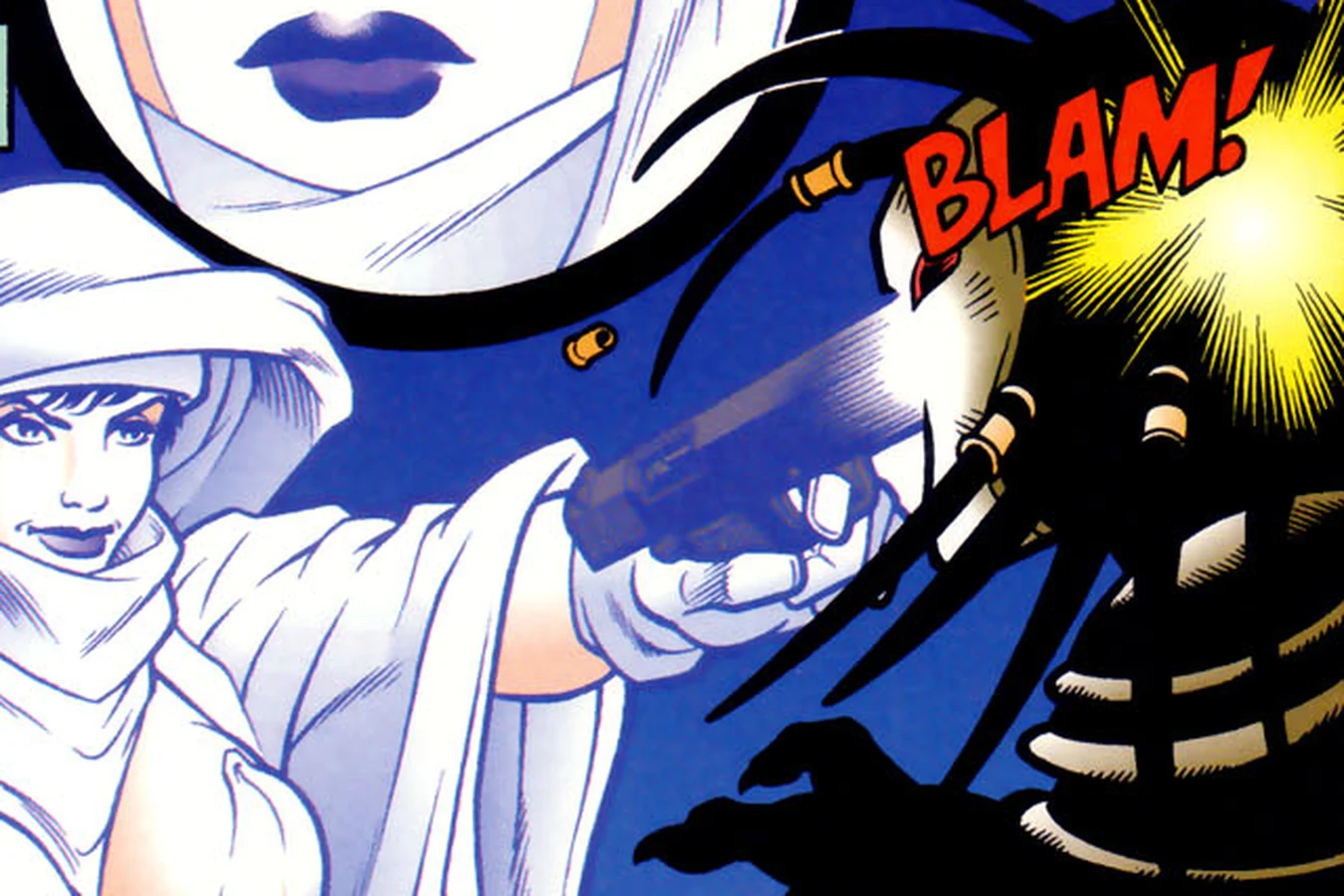 Ghost firing her pistol through the Predator's faceplate in Ghost #5