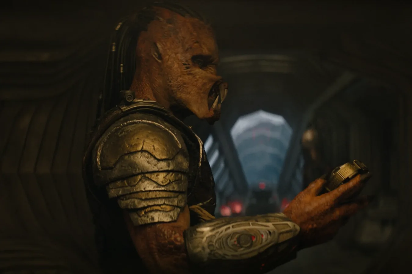 Dek as he appears in the Predator: Badlands film