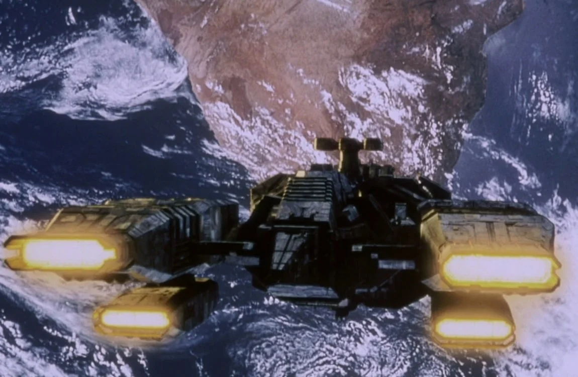 The USM Auriga crashes to Earth
