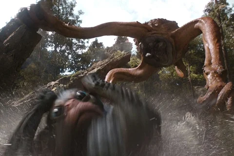 Various creatures from Genna gathered in Predator: Badlands