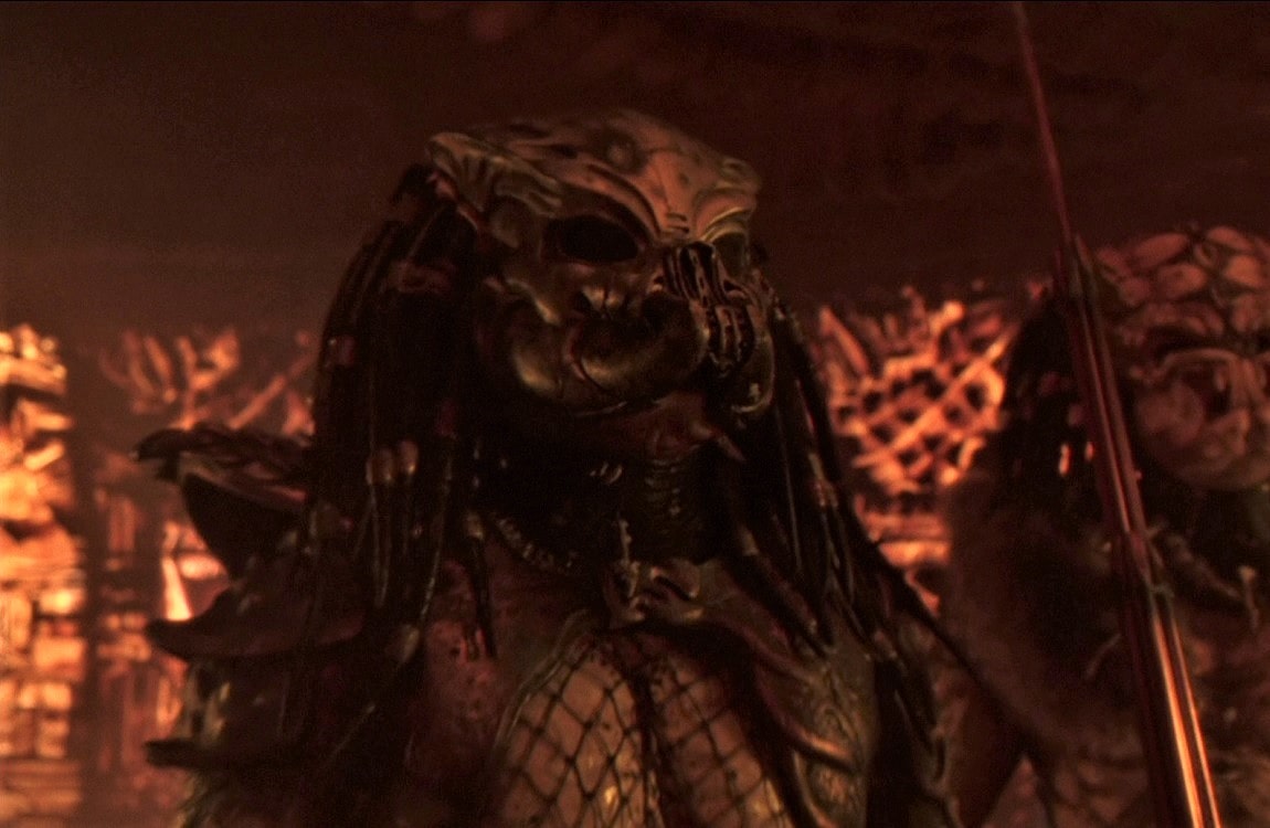 Guardian Predator appearing at the end of Predator 2 with the Lost Tribe