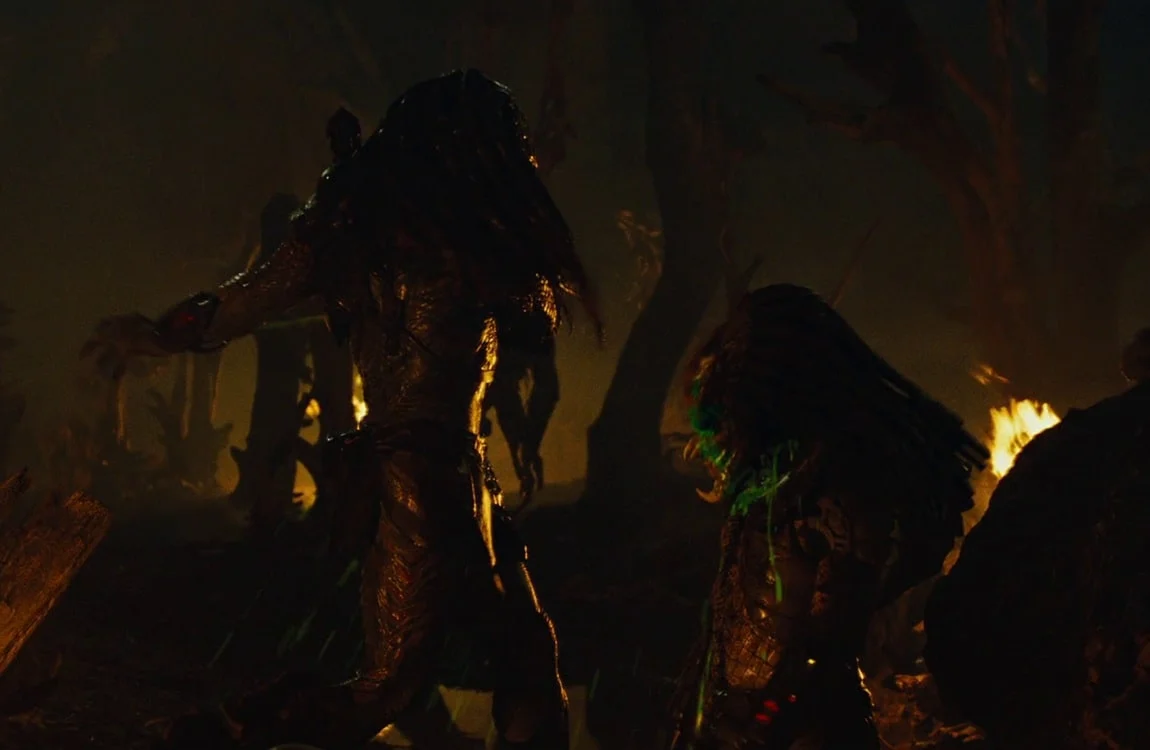 The Crucified Predator gets beheaded in Predators