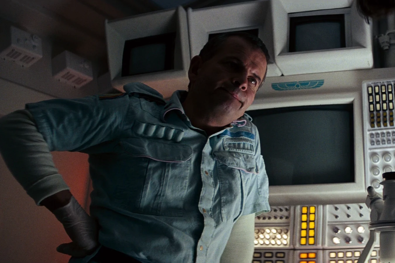Ash, the Hyperdyne 120-A/2 science officer, in the Nostromo lab
