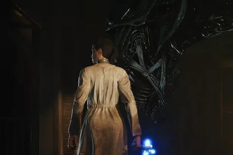 Dr. Lily Pearce standing in front of a Xenomorph Queen in Aliens Fireteam Elite 2
