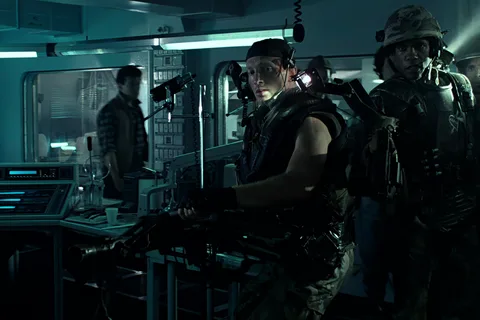 PFC Mark Drake with the M56 smartgun in Hadley's Hope Operations in Aliens