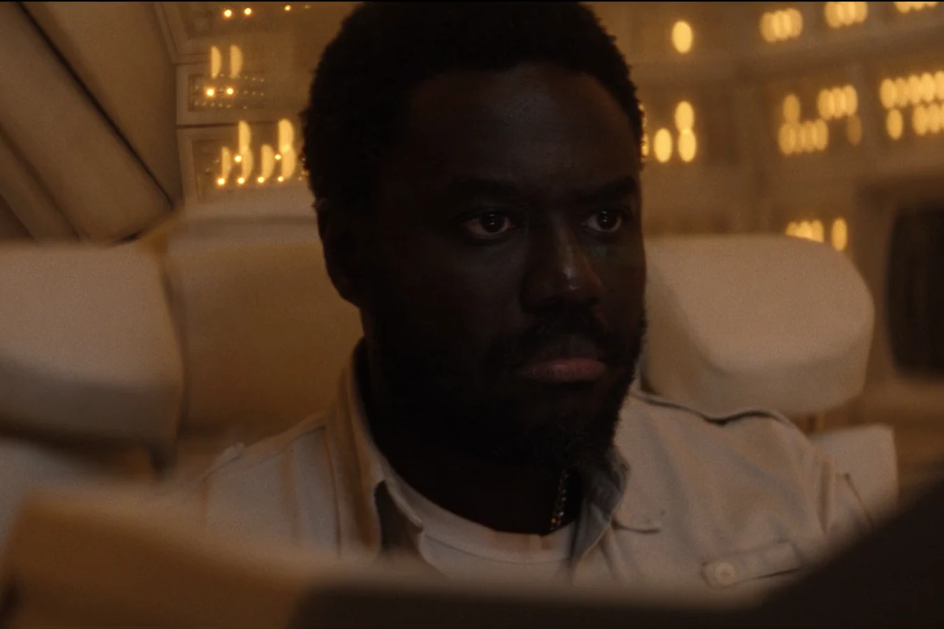 Morrow in the Maginot Mother chair during Alien: Earth