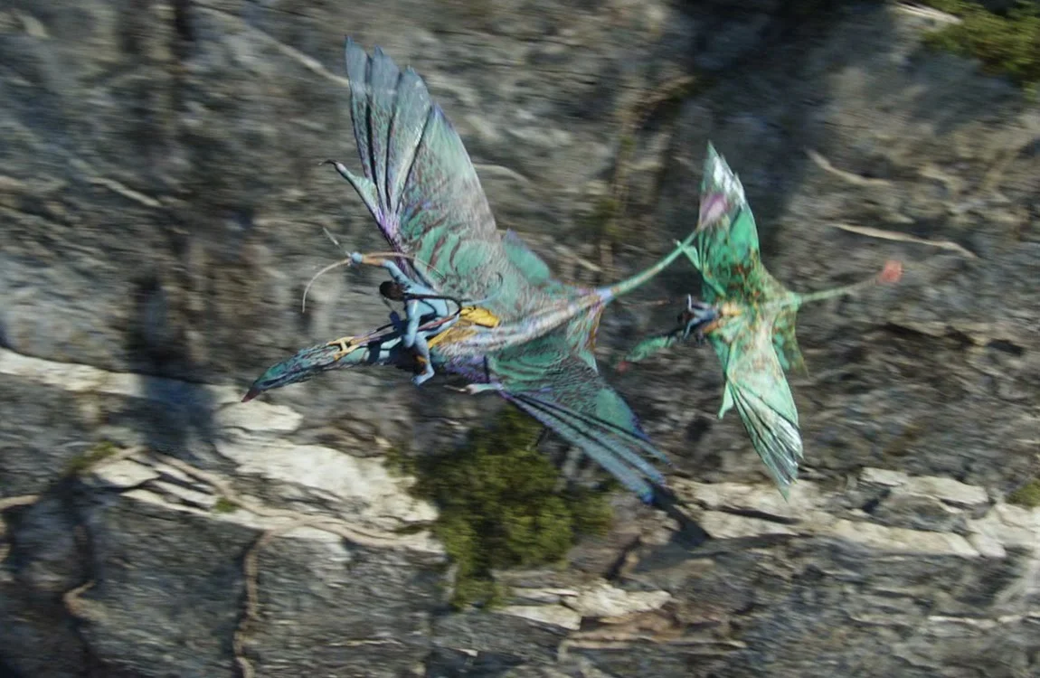 Two banshees flying side by side in Avatar