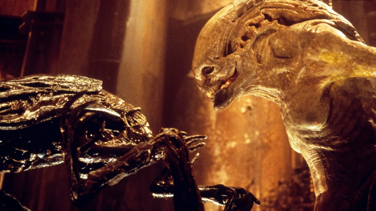The Newborn facing the Cloned Queen from Alien: Resurrection