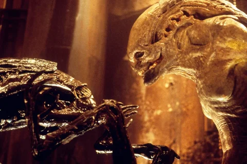 The Newborn facing the Cloned Queen from Alien: Resurrection