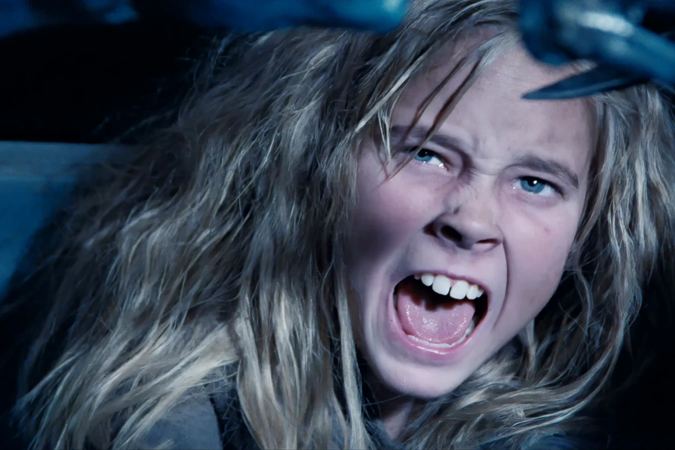 Newt screaming as the Queen attacks her on the Sulaco hangar deck in Aliens