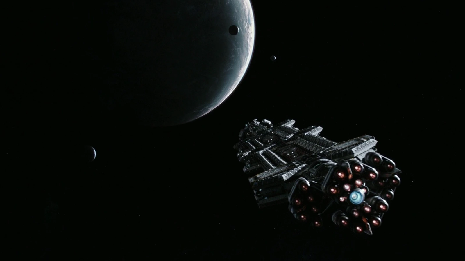 The USCSS Covenant approaching Planet 4 and its moons