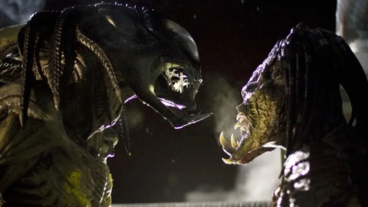 The Predalien fighting Wolf Predator in Aliens vs. Predator: Requiem