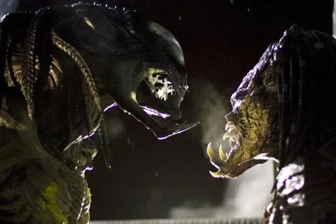 The Predalien fighting Wolf Predator in Aliens vs. Predator: Requiem