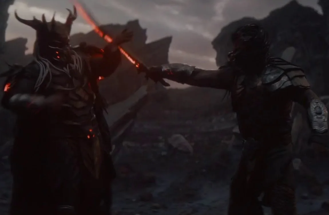 Njohrr Predator fights Kwei in Predator: Badlands