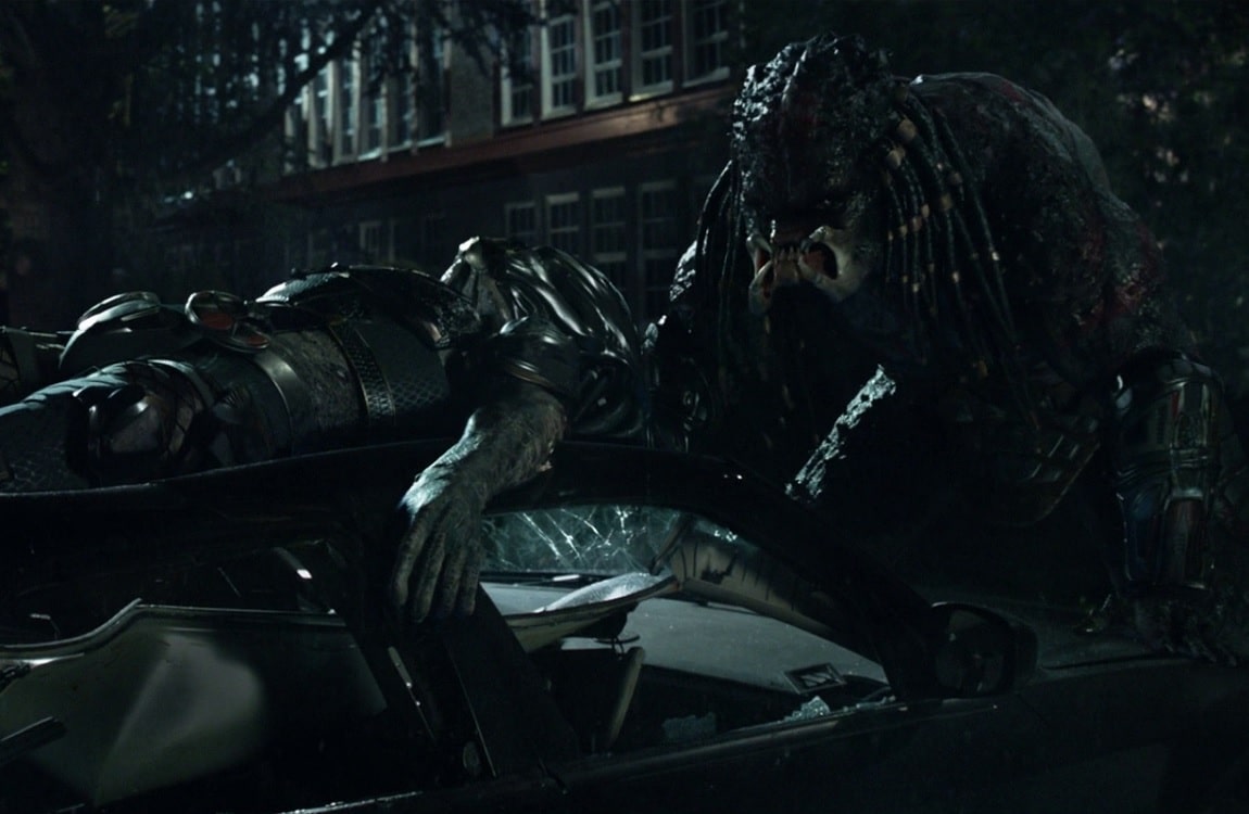 The Upgrade Predator about to kill the Fugitive Predator