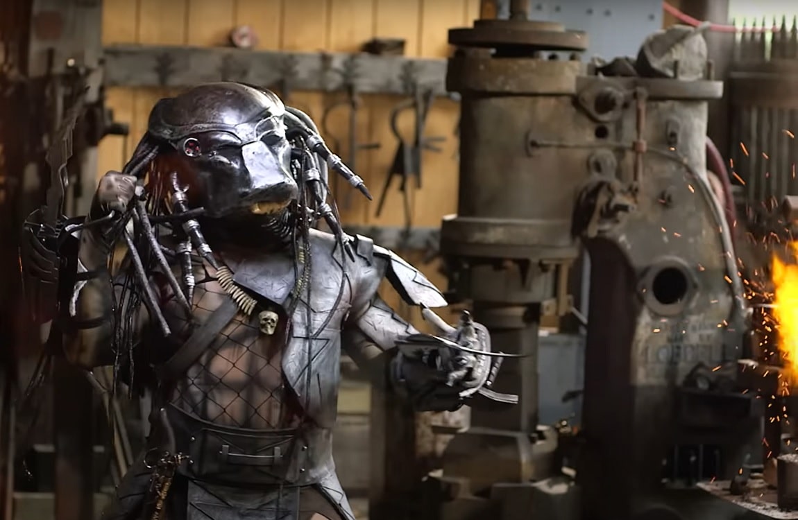 Predator weapons in real life, worn by a Predator cosplayer