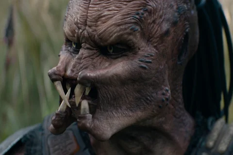 Dek Predator's face from Predator: Badlands