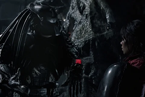 Scar Predator and Alexa Woods from AvP 2004
