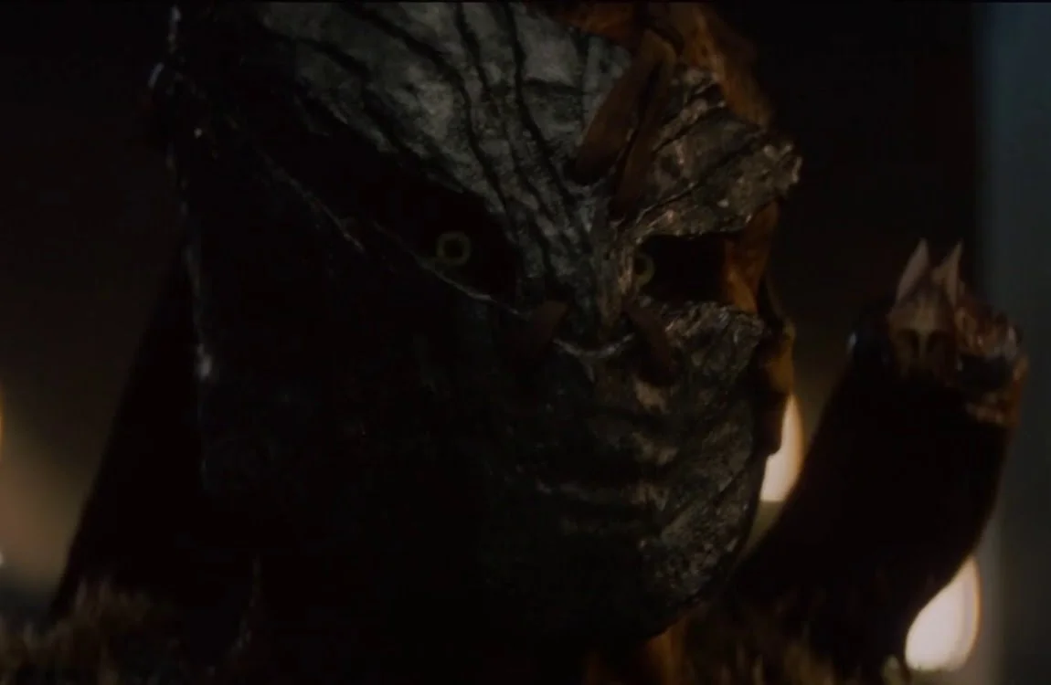 An organic shoulder cannon used by Dek Predator in Predator: Badlands