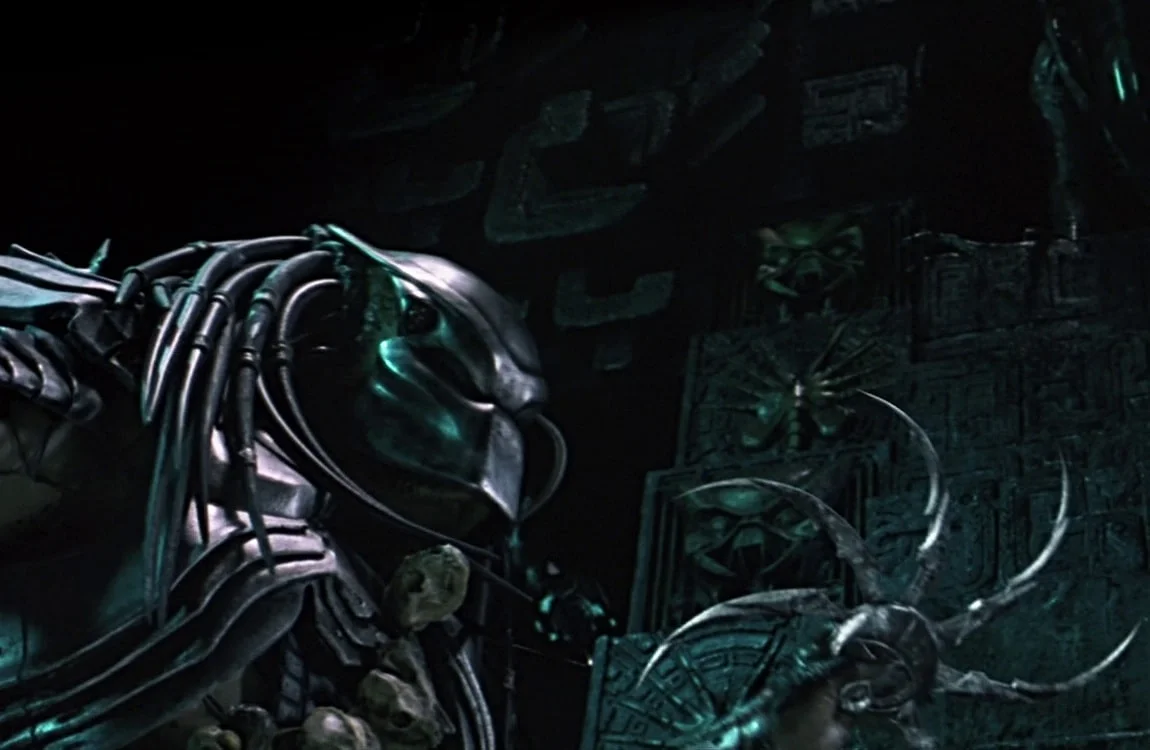 Scar Predator using the shuriken as a melee weapon