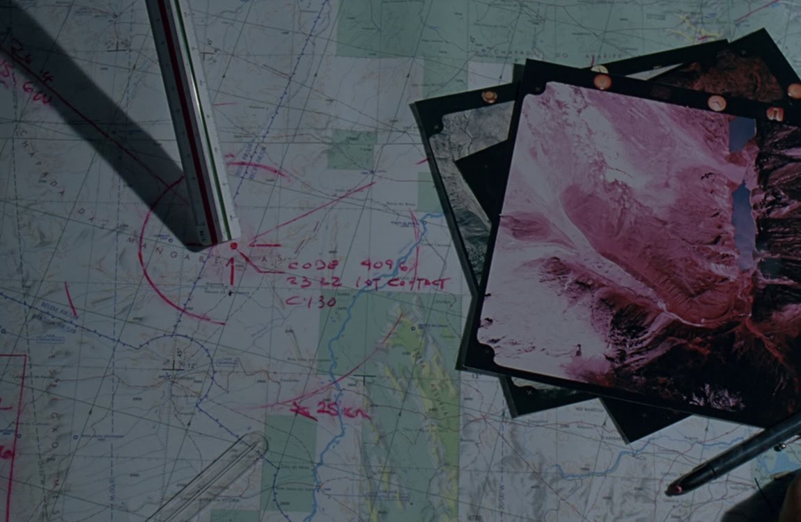 Military map of Val Verde with a marked contact point and search radius in Predator 1987