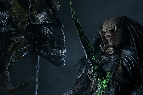 Scar Predator vs. Antarctica Queen from Alien vs. Predator 2004