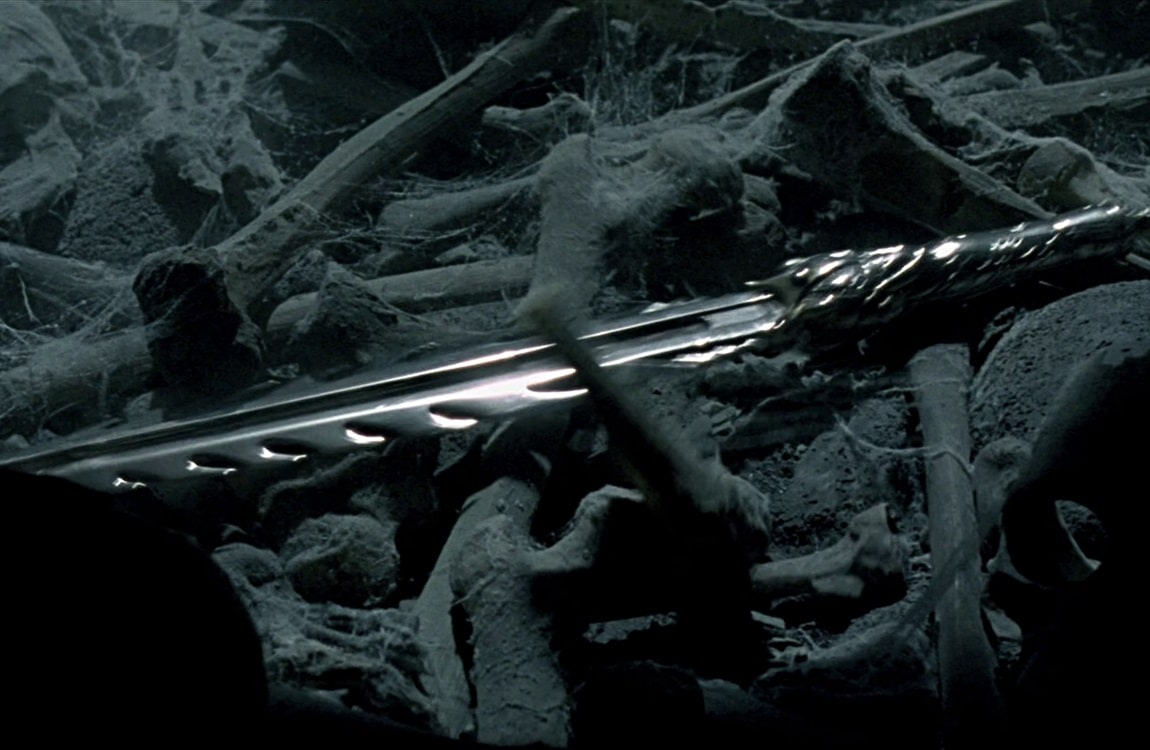 The Ceremonial Dagger from Alien vs. Predator 2004