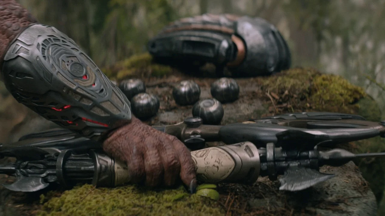 Yautja Weapons used by Dek in Predator: Badlands