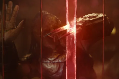 Dek Predator using glass shard wristblades in Predator: Badlands