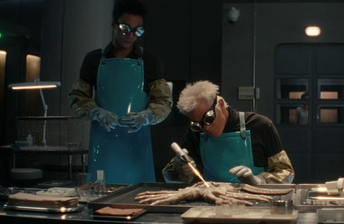 Kirsh conducting Xenomorph research