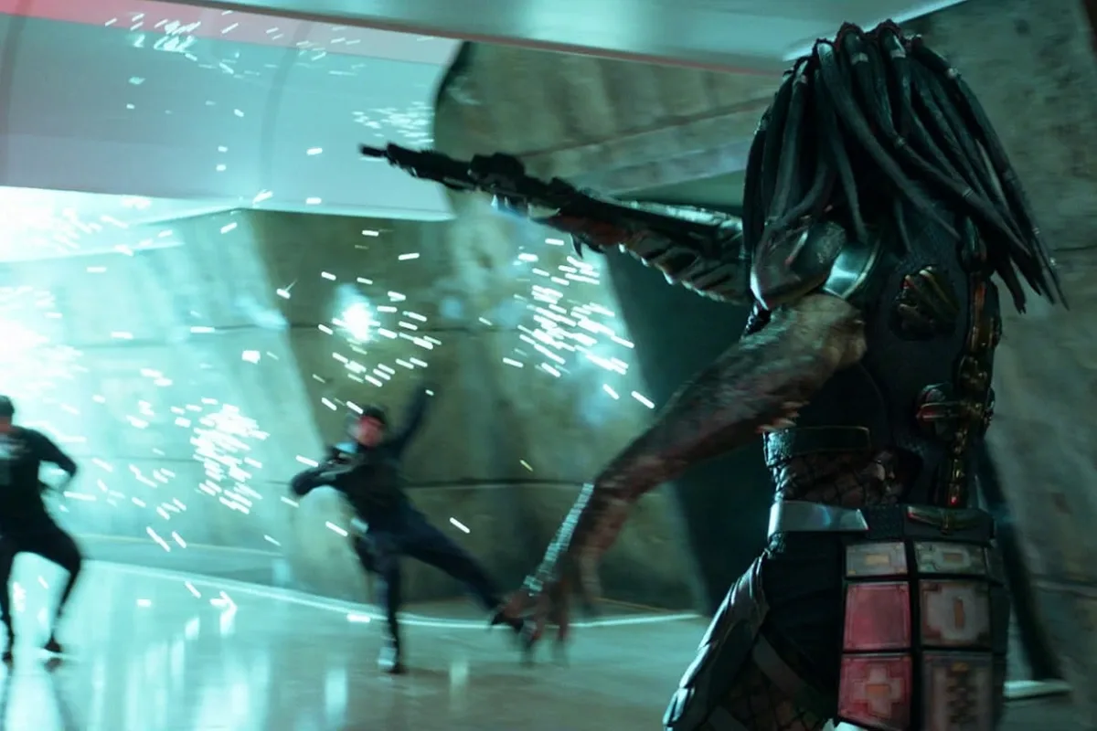 The Fugitive Predator firing a human rifle during the Stargazer breakout